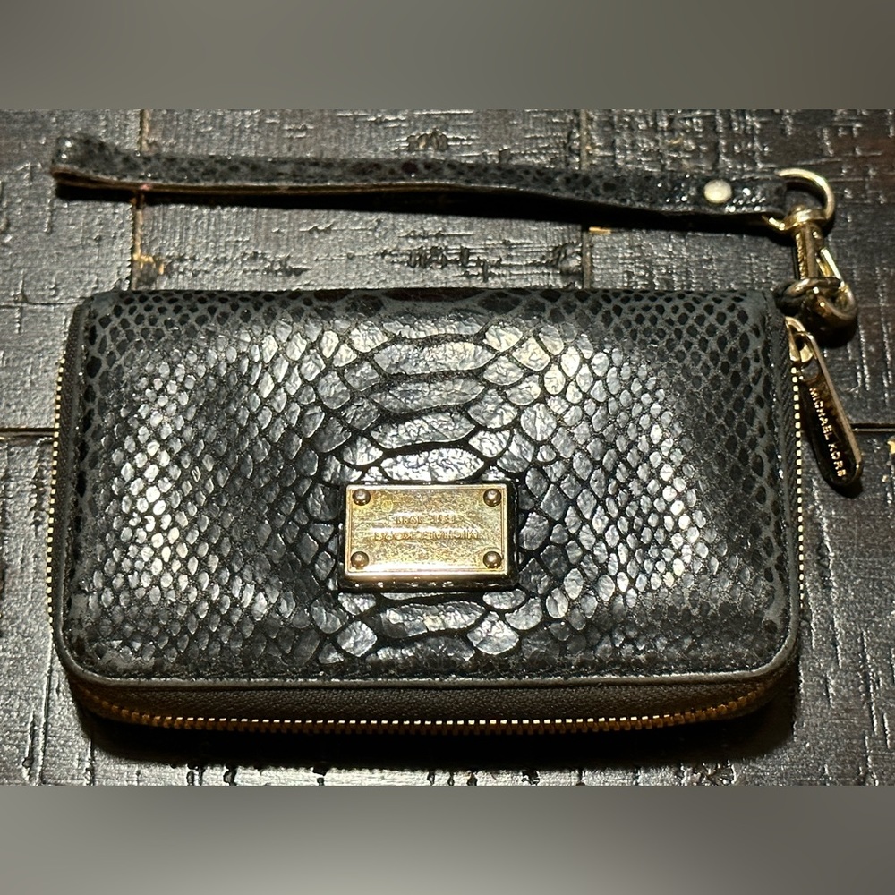 Michael Kors - mini black wristlet wallet